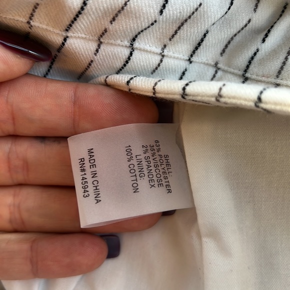 Chelsea and walker Ivory speckle twill shorts - Picture 7 of 8